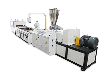 Máquina para fabricar tableros de puertas de PVC
